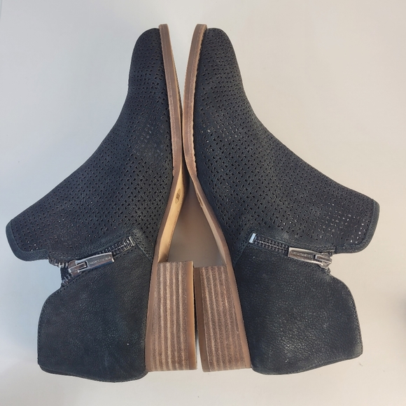 Vince Camuto ankle boots size 10M - Picture 9 of 11